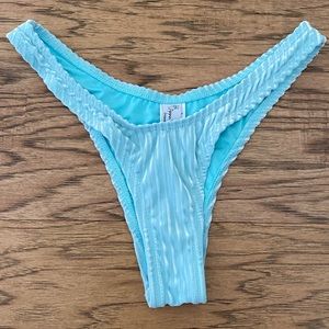 Dippin’ Daisy’s Groove Bottom